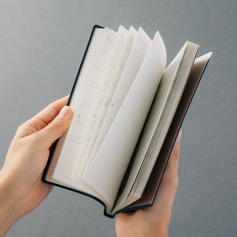 HIDARI Left-handed Planner 2024 navy (Japanese edition)