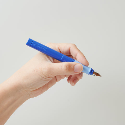 Schneider Base fountain pen for left-handers, available in 9 colors with durable iridium nib, made in Germany.
