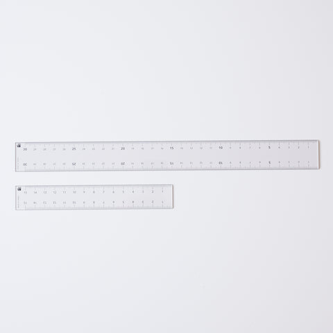 HIDARI 30cm ruler with dual scales for left- and right-handed users, made of recycled PET plastic.