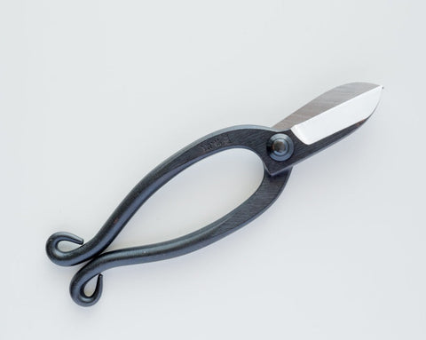 SAKAGEN left-handed Ikebana scissors with sharp steel blades and protective cover, made in Japan.