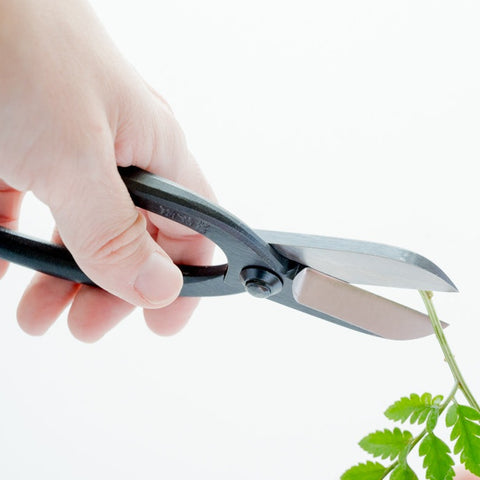 SAKAGEN left-handed Ikebana scissors with sharp steel blades and protective cover, made in Japan.