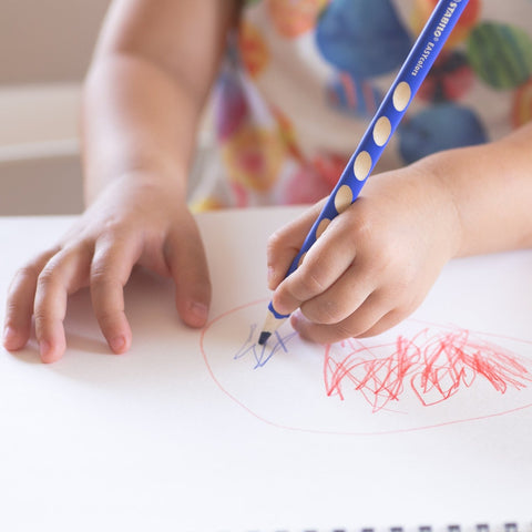 STABILO EASYcolors (6-color set) for left-handers. Ergonomic grip mouldings, triangular shape, great for writing and drawing practice.