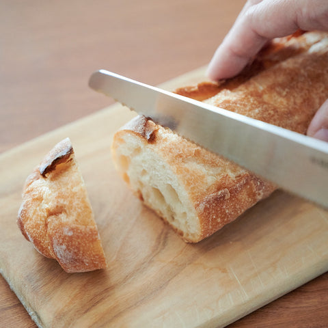 What Exactly is a Left-Handed Bread Knife? Discover Its Secrets for Easy Use