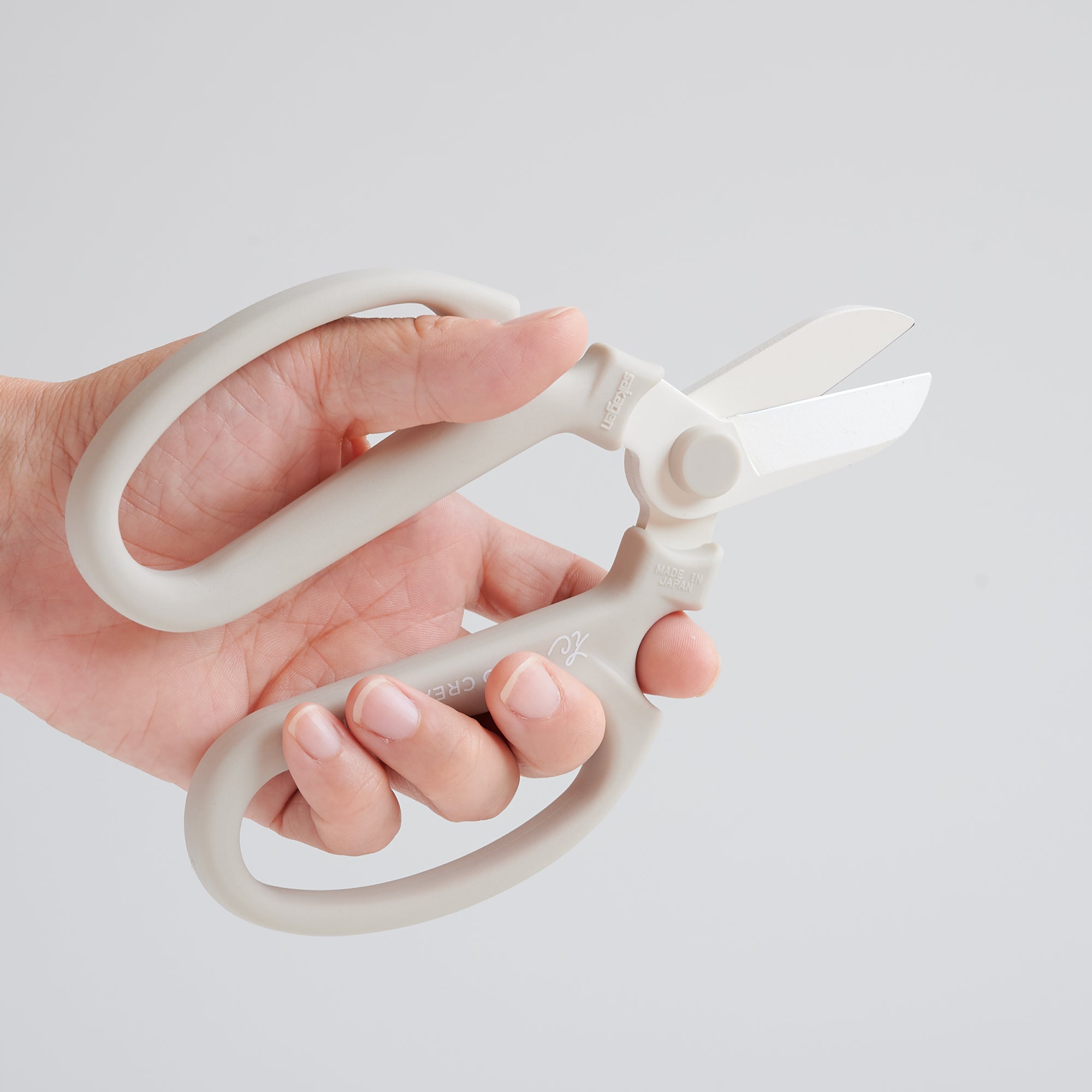 SAKAGEN Left-Handed Flower Scissors – Japan Made, Award-Winning