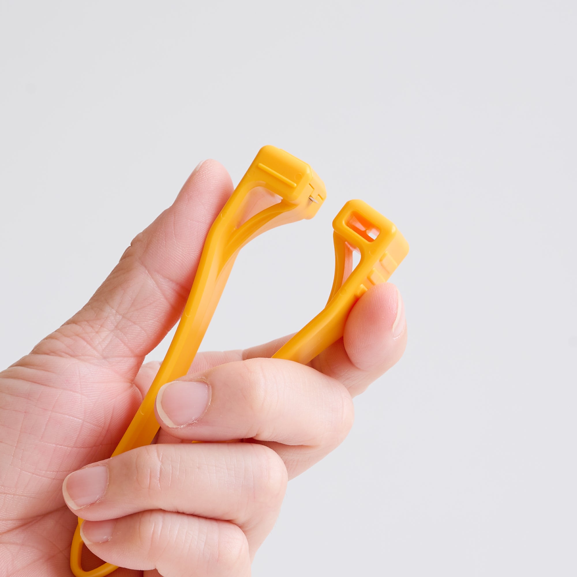 Left & Right-Handed Package Opener “Pakkel S” by OLFA – HIDARI｜A