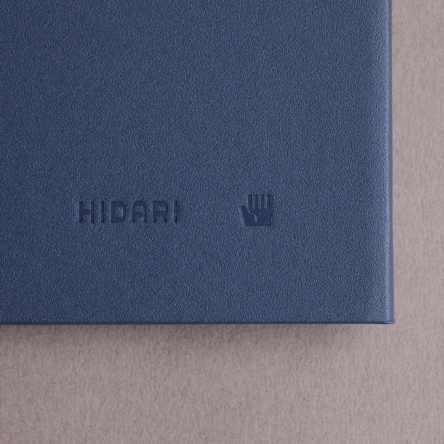 Left-Handed Clipboard A4 – Opens to the Right | HIDARI – HIDARI｜A
