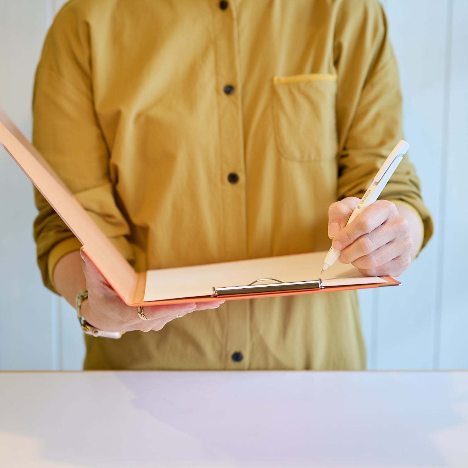 Left-Handed Clipboard A4 – 3 Colors | HIDARI Japanese Stationery
