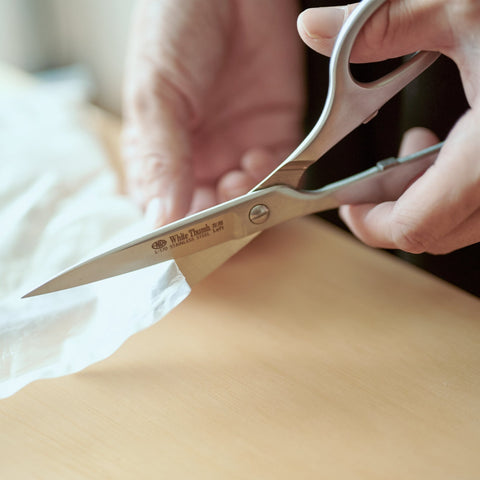 White Thumb kitchen scissors, left-handed